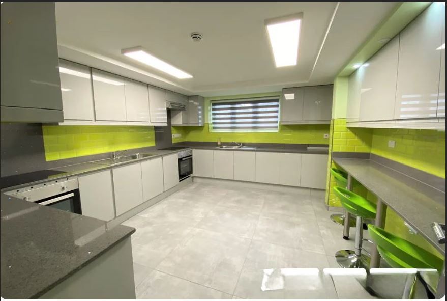 Property photo 1 of 5