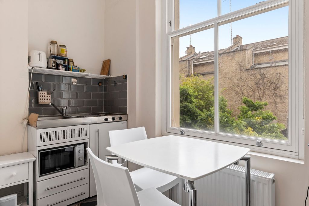 Property photo 3 of 5