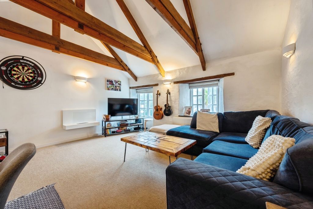 Property photo 2 of 13 Pbox-Img.Jpg