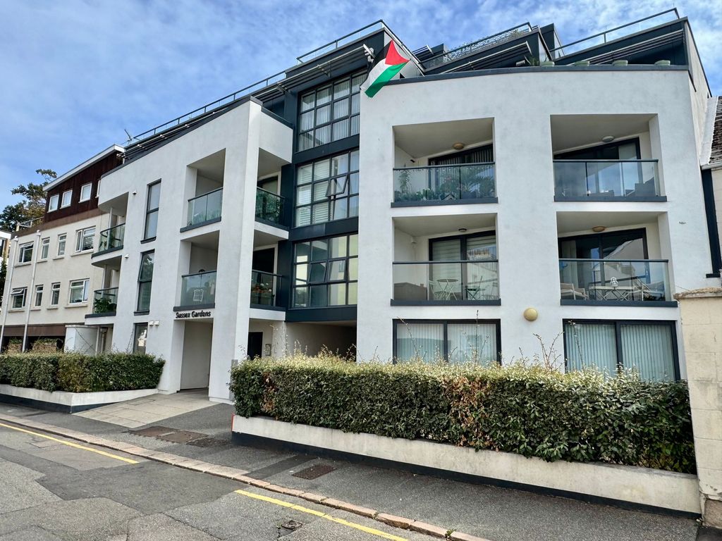 1 bed flat to rentApartment 18, Sussex Gardens, St Helier JE2
