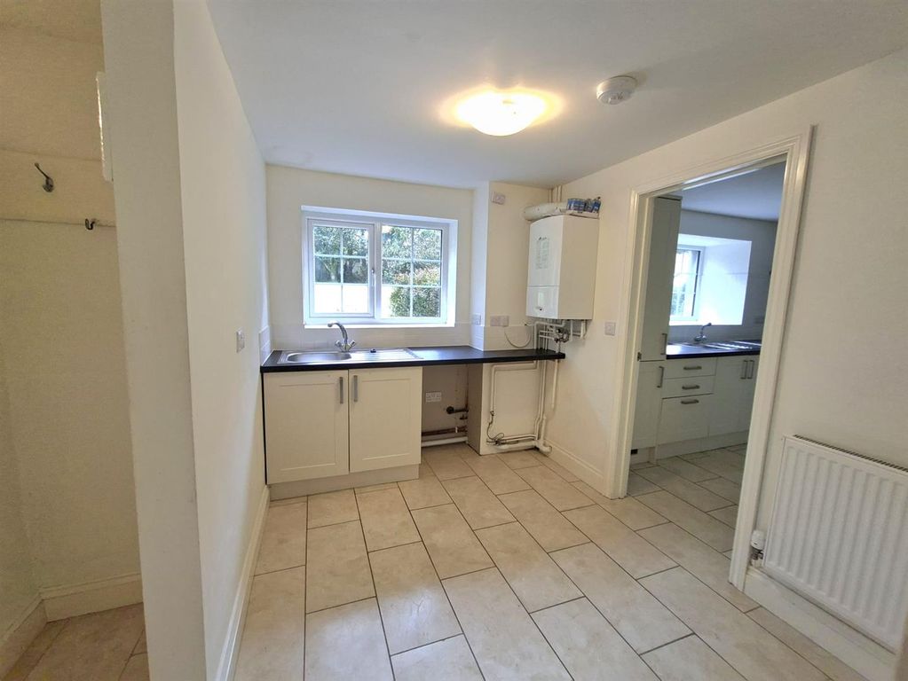 Property photo 2 of 23 7Abc93Ef-4365-419B-8ee6-c32B8Eb7F28F.Jpg