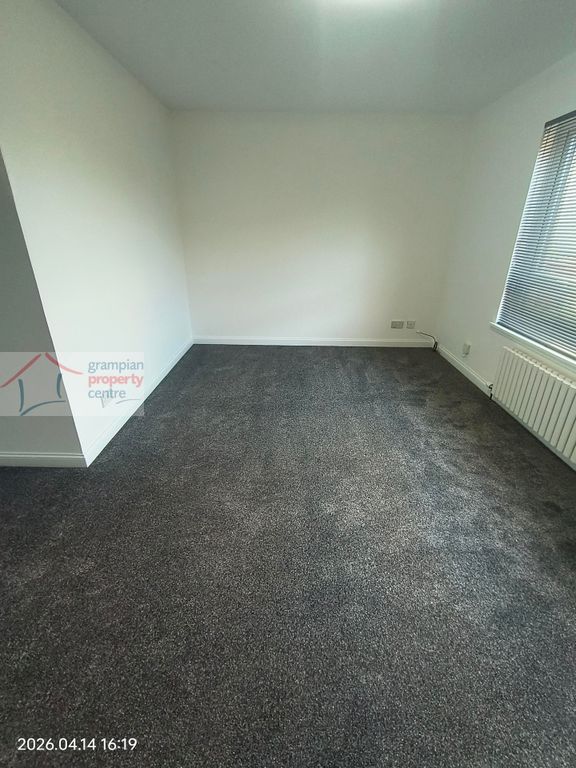 Property photo 3 of 15 Lounge