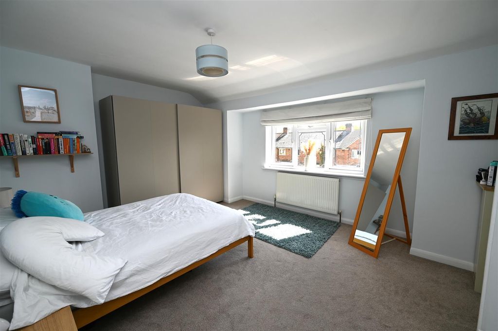 Property photo 3 of 20 Bed 1.Jpg