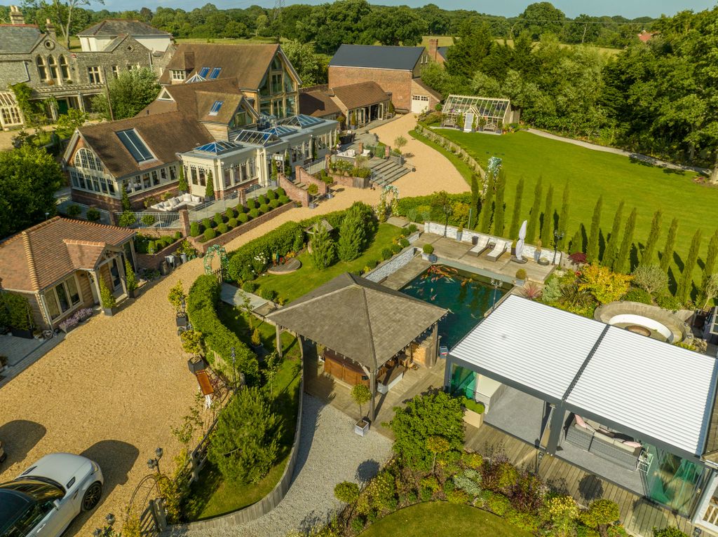 Property photo 1 of 70 Drone House Garden 20220611-Dji_0058