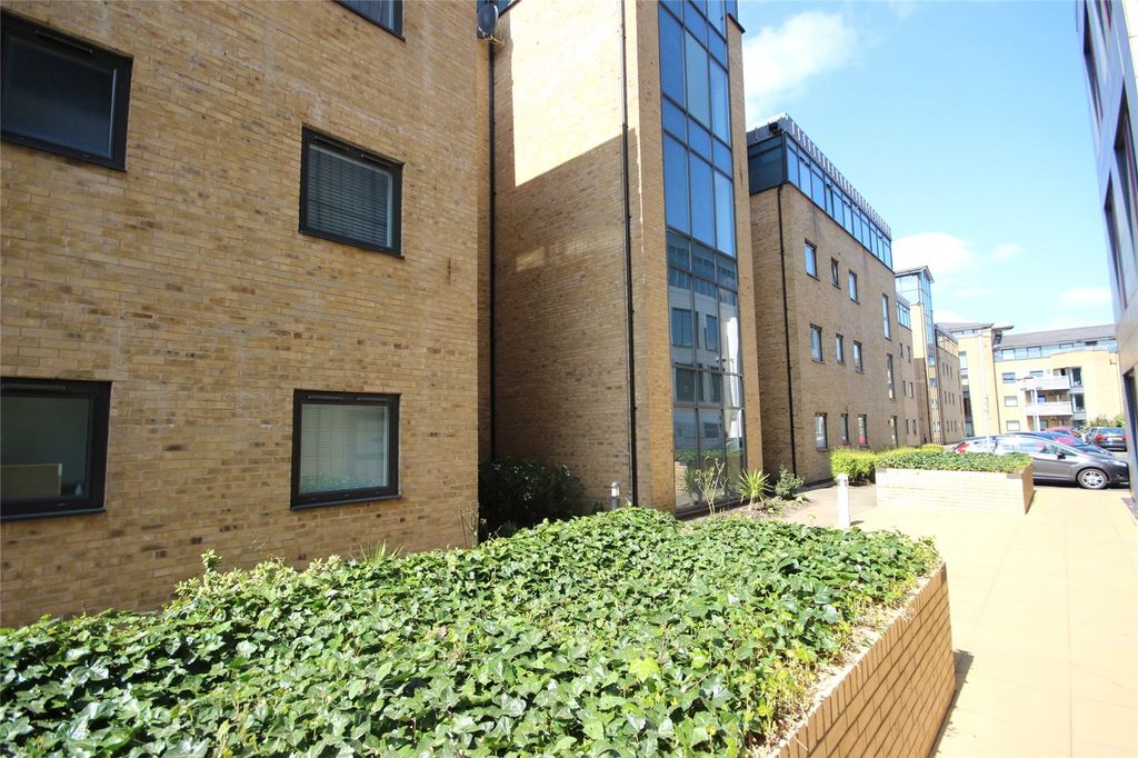 Property photo 1 of 7 External
