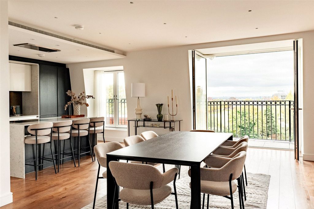 Property photo 2 of 21 Picture 2