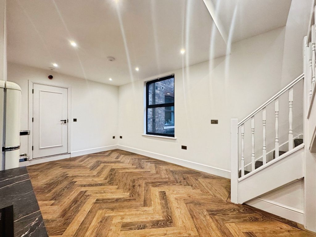 Property photo 3 of 11 Picture No. 01