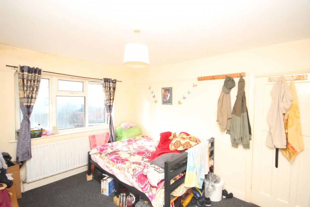 Property photo 3 of 8 Gallery