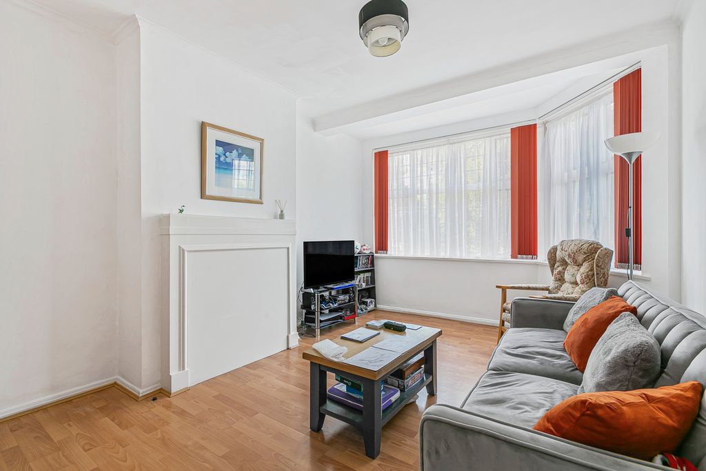 Property photo 2 of 11
