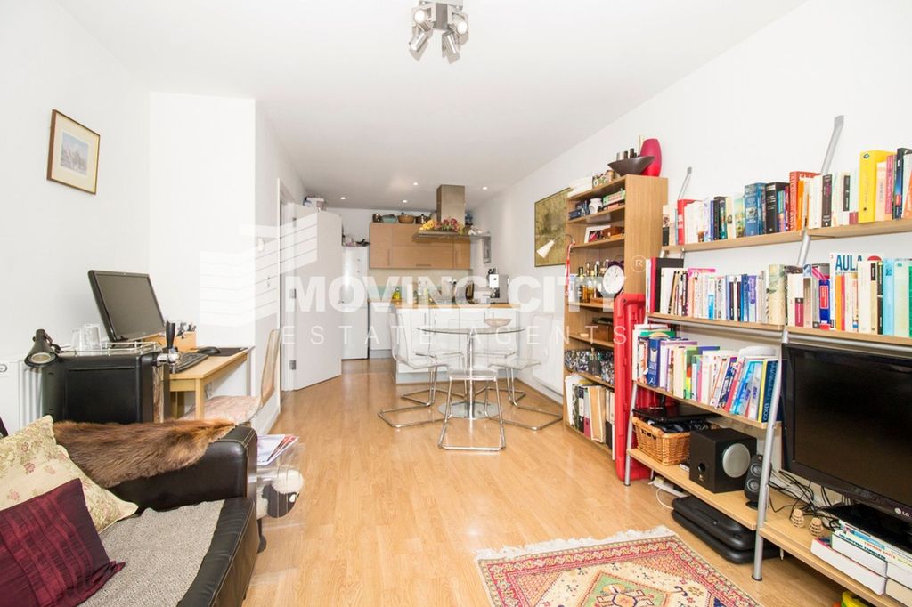 Property photo 2 of 8