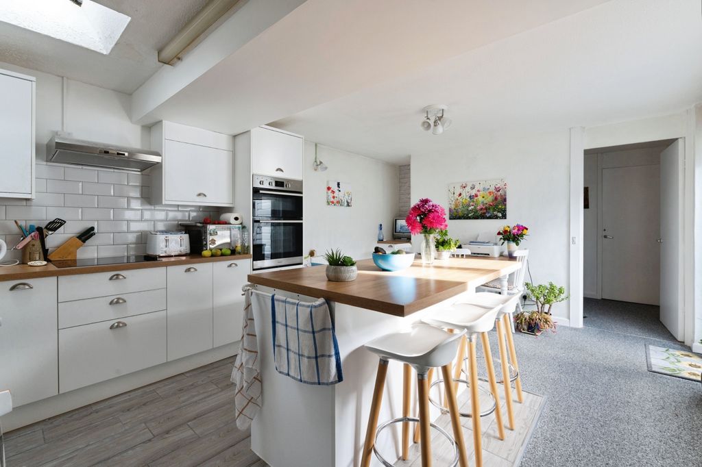 Property photo 2 of 18 43Beambridgeplacebeambridgeplacebasildonss133Ln-10