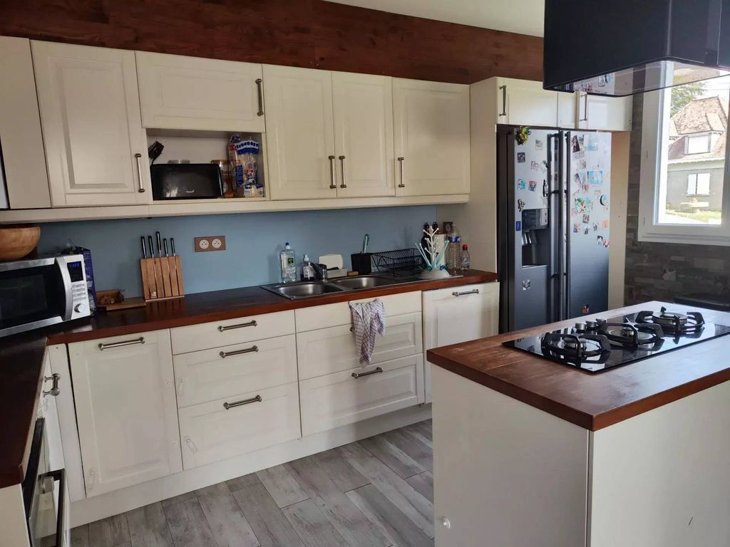 Property photo 2 of 12