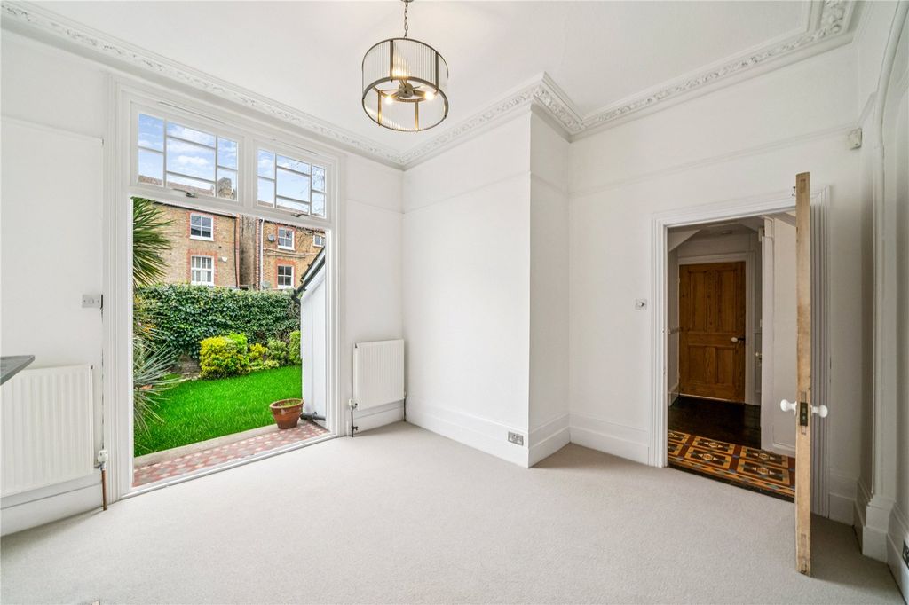 Property photo 3 of 16 Picture No. 18