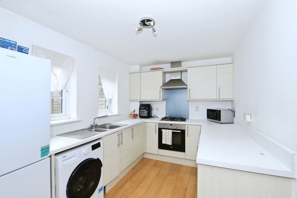 Property photo 3 of 10 Pbox-Img.Jpg