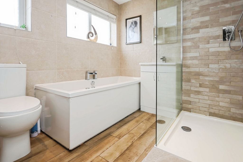 Property photo 3 of 16 Photo