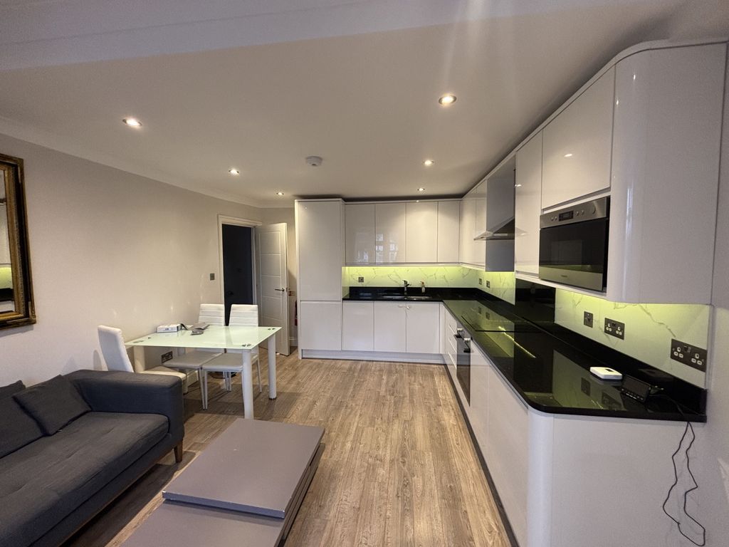 Property photo 3 of 10 Gallery