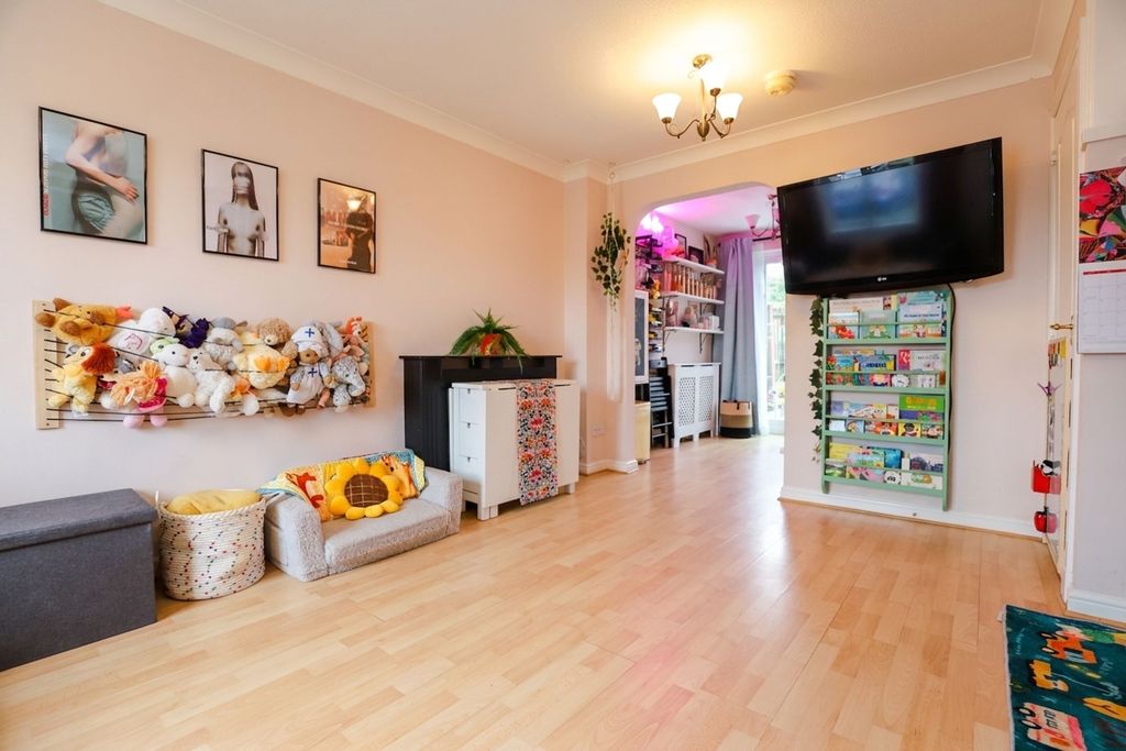 Property photo 3 of 21