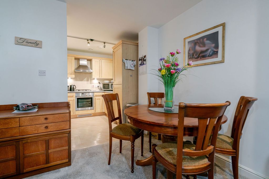 Additional image 7 of 1 bed flat for sale7 Whitaker House Apartments, Charlotte Close, Halifax HX1