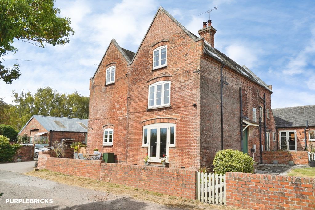 Property photo 3 of 42