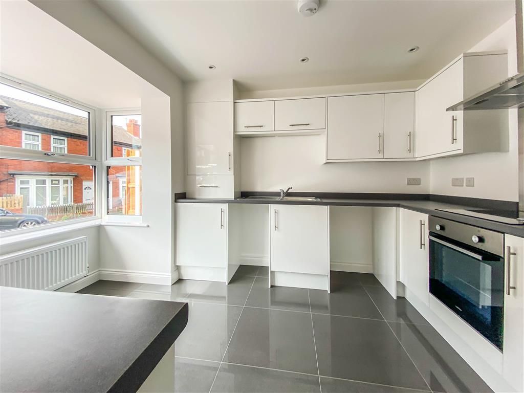 Property photo 3 of 10 Kitchen