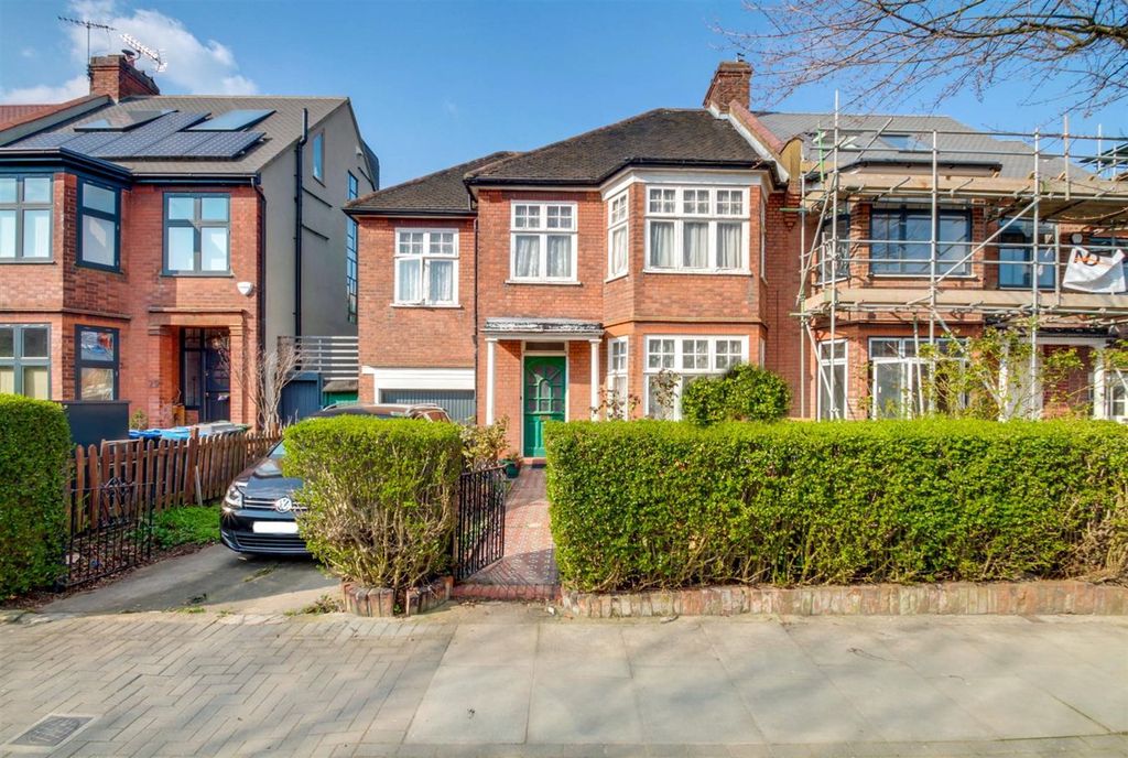 Property photo 1 of 11