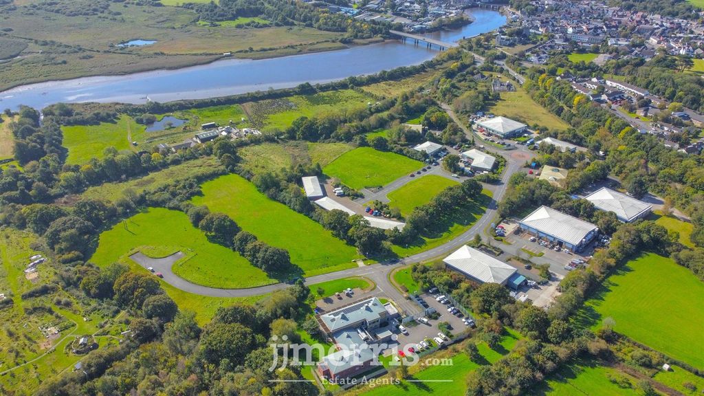 Property photo 3 of 8 D40A898A-Ae34-418D-8217-D555Ed0D5Aea.Jpg