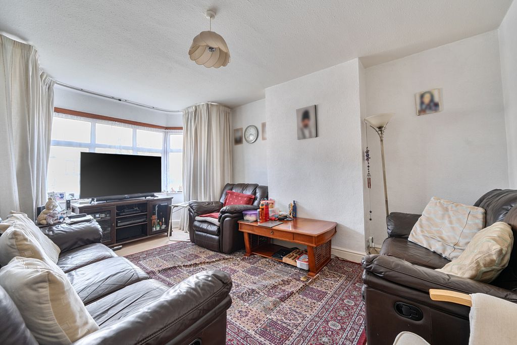 Property photo 2 of 19 1441115-13-69d66F...