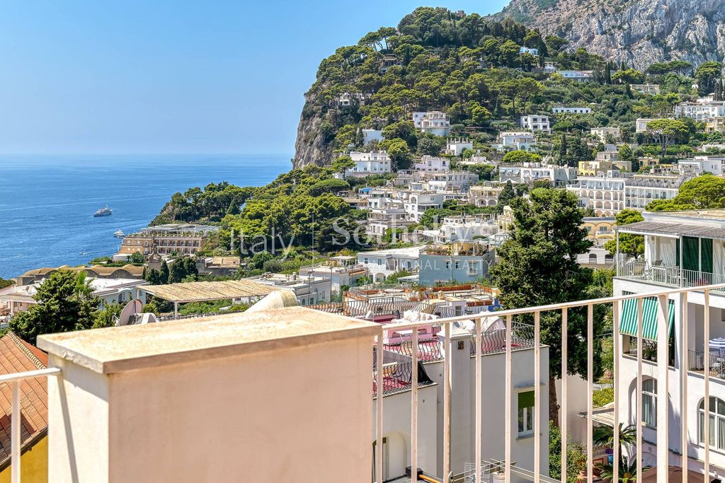 Property photo 2 of 32