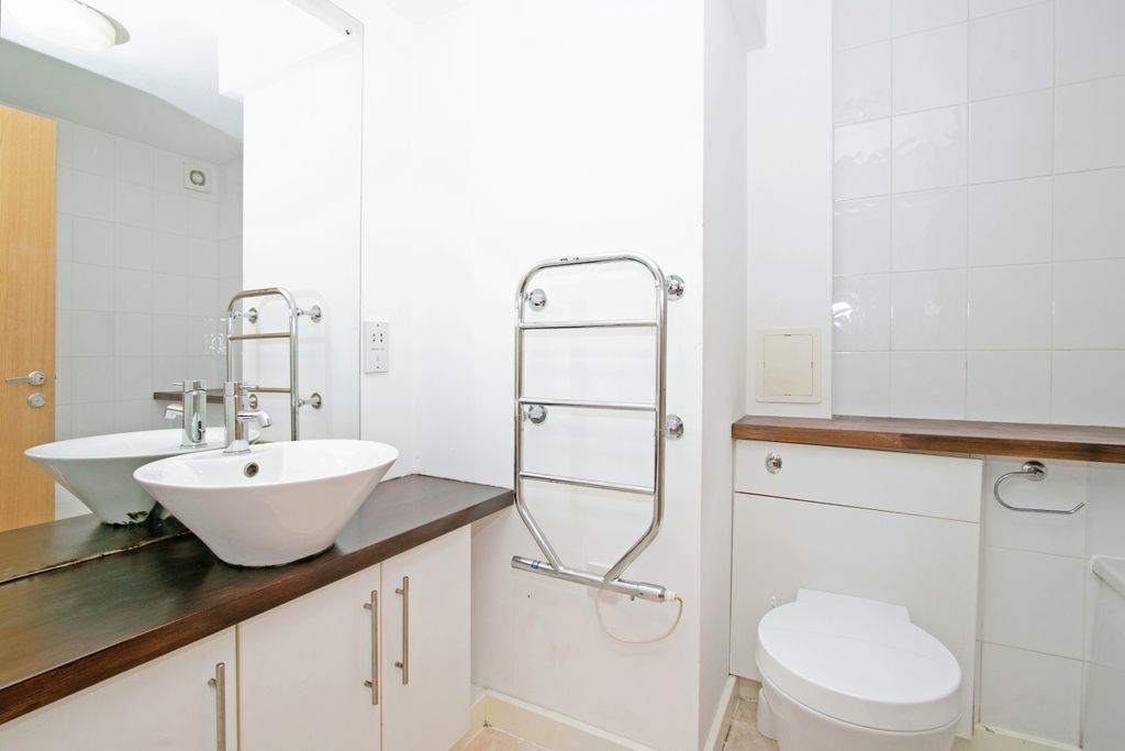 Additional image 11 of 1 bed flat for saleCollege Hill, Penryn, Cornwall TR10