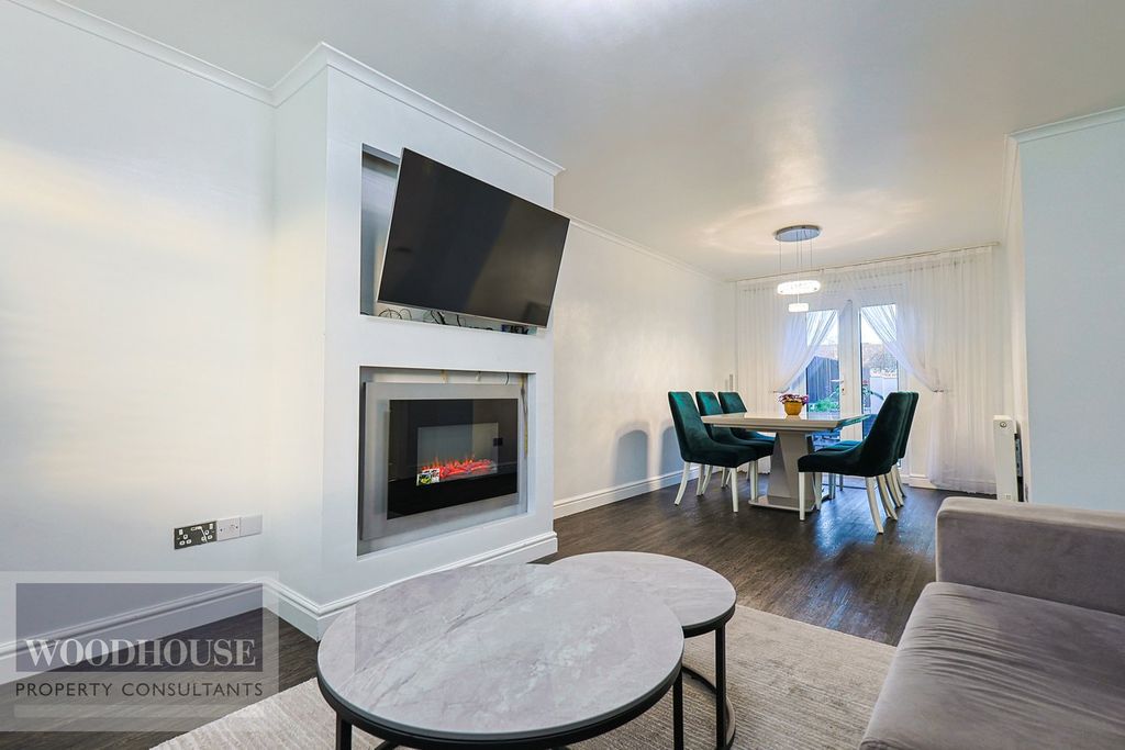 Property photo 2 of 23