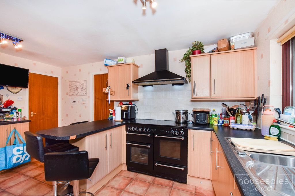 Property photo 2 of 15