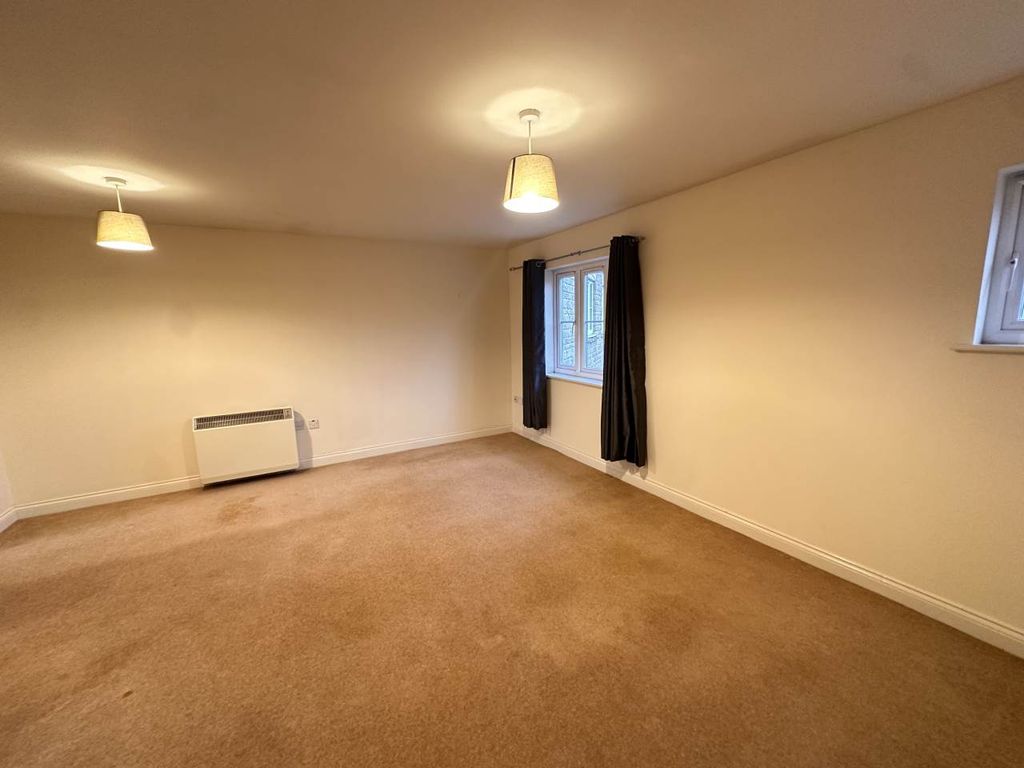 Property photo 3 of 10 Lounge 1