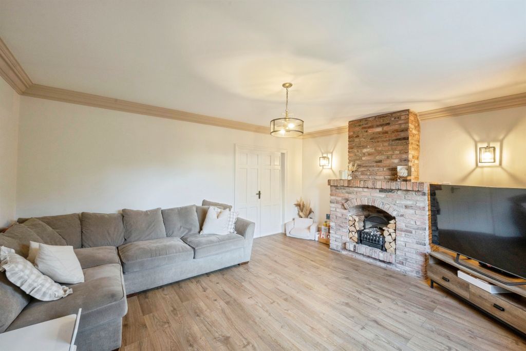 Property photo 2 of 30