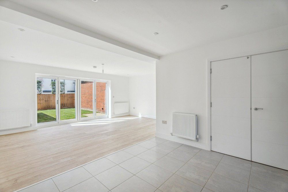 Property photo 3 of 13 Example Interior