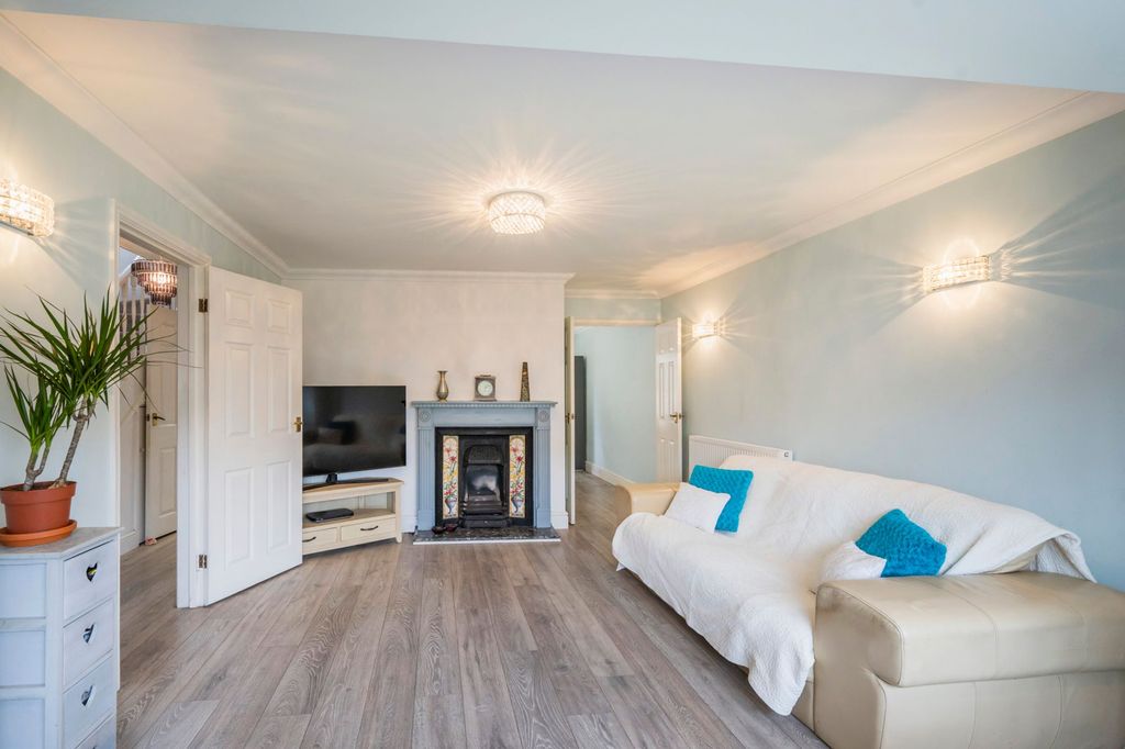 Property photo 2 of 16 Reception Room