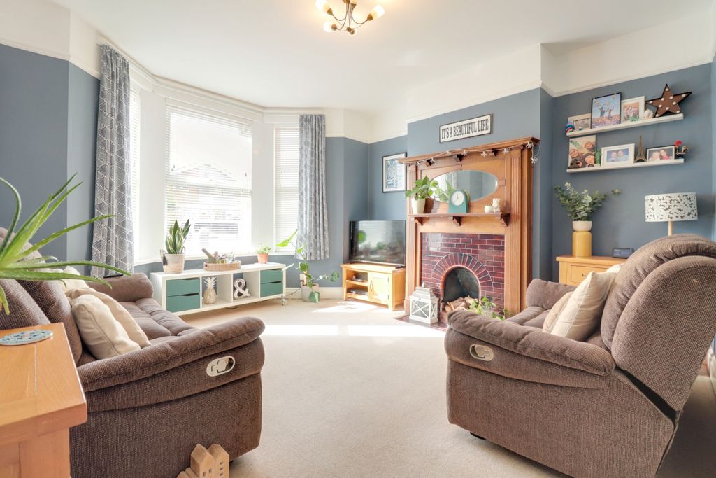 Property photo 2 of 13 Sitting Room