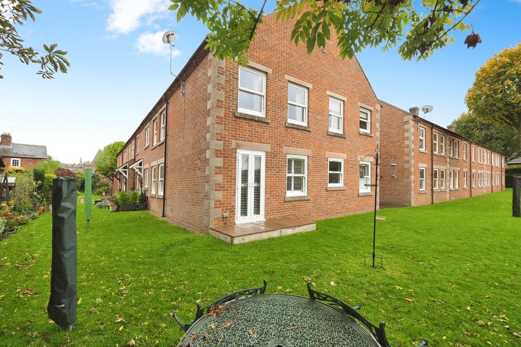 Property photo 1 of 17