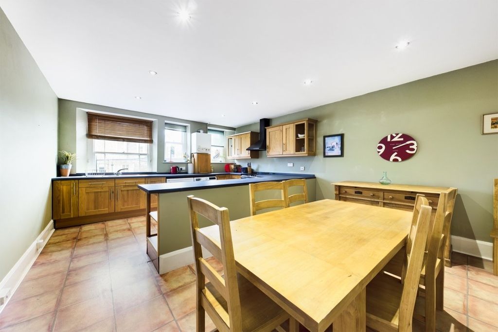 Property photo 2 of 10 Kitchen / Dining Roo