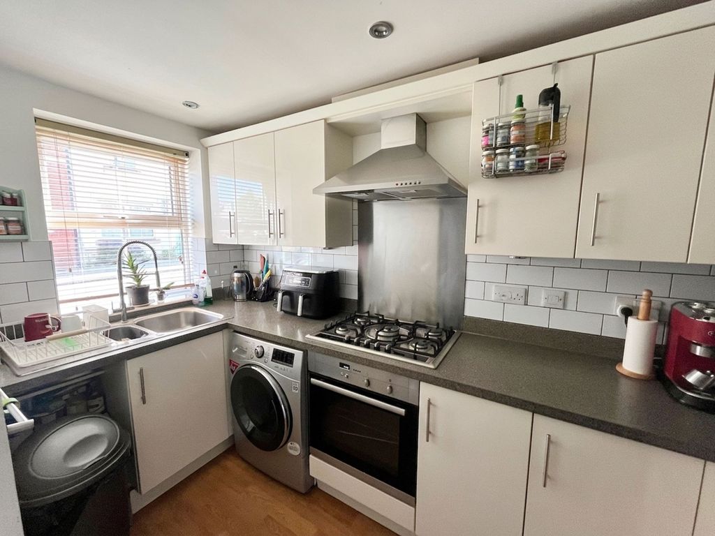 Property photo 2 of 16