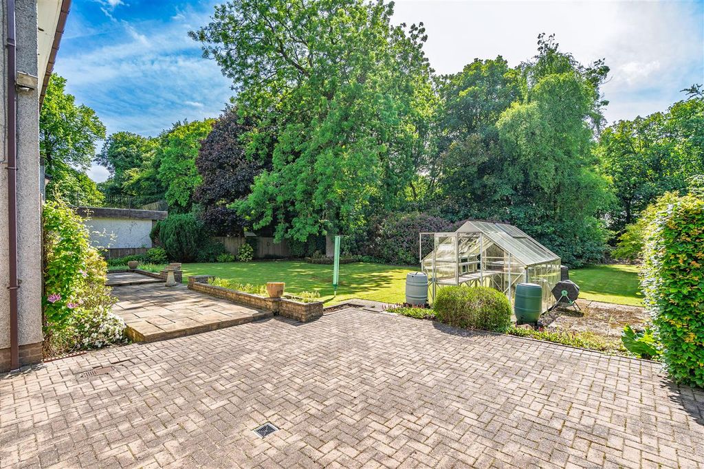 Property photo 2 of 26