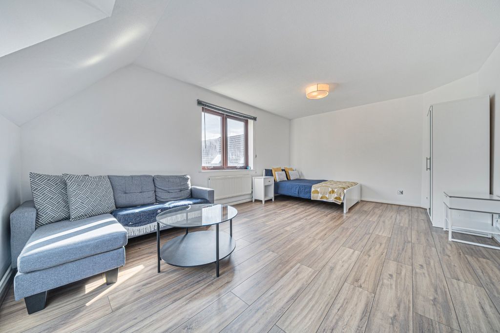 Property photo 3 of 15 Picture No. 51