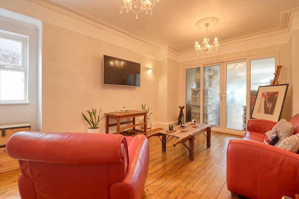 Property photo 3 of 30