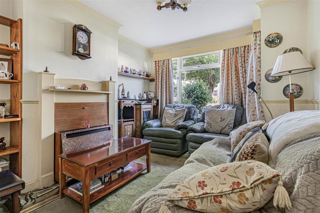 Property photo 2 of 18 17_85505.Jpg