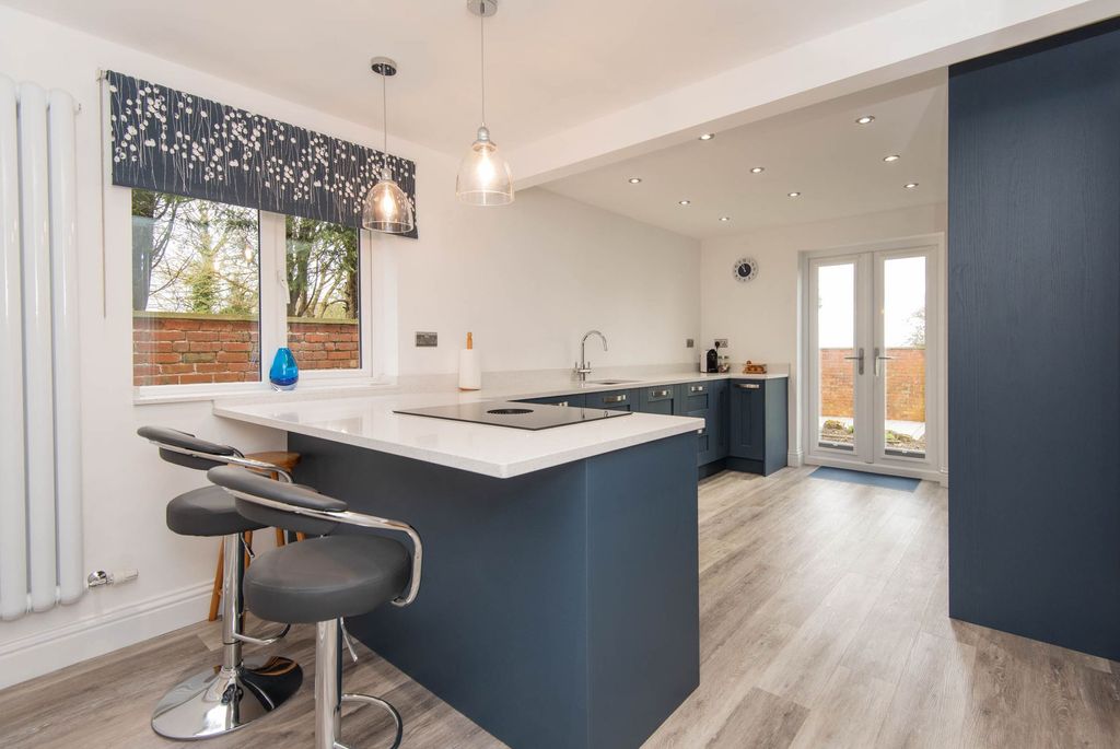 Property photo 3 of 32