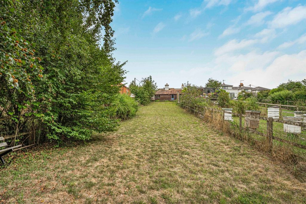 Property photo 2 of 17 Picture No. 15