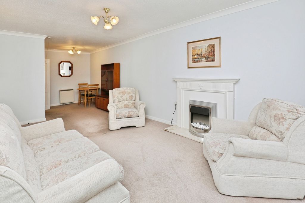 Property photo 3 of 15 Living Room