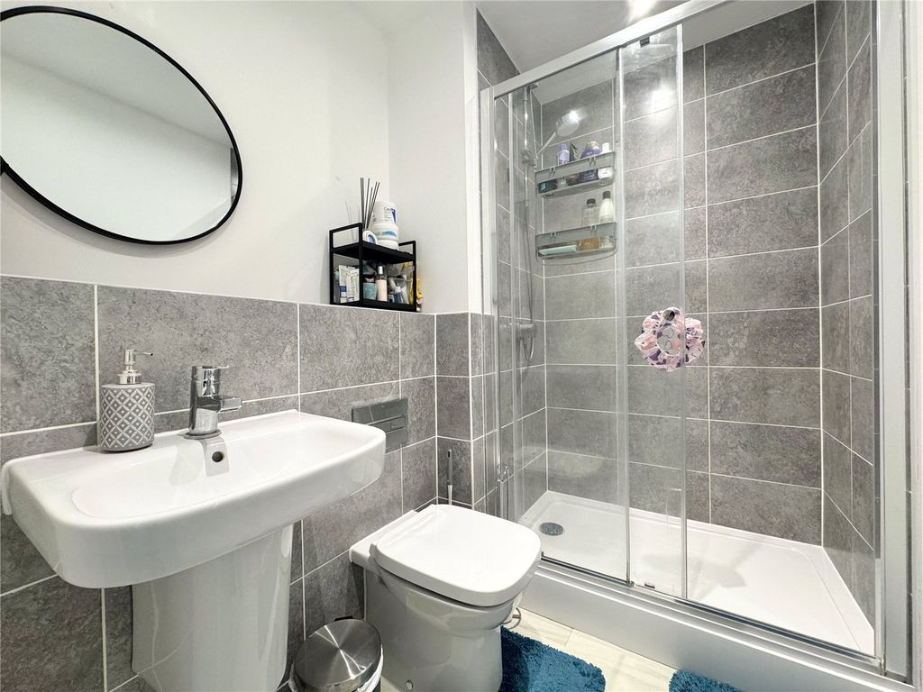 Additional image 5 of 2 bed flat for saleMoorfield Place, Farnborough, Hampshire GU14
