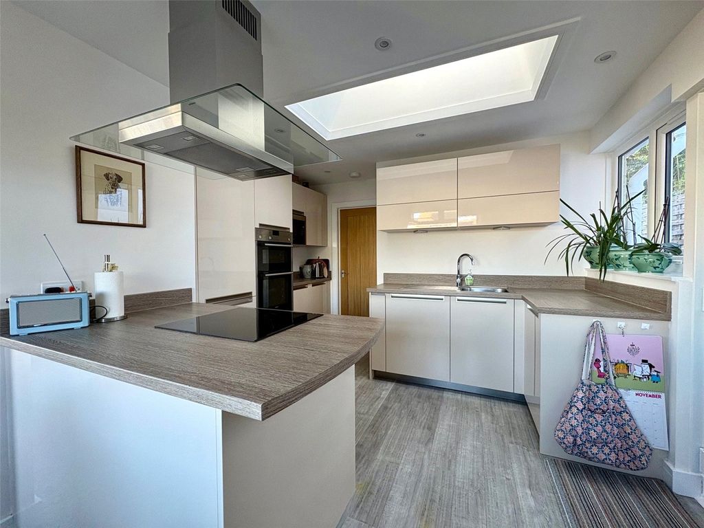 Property photo 3 of 16 Picture No. 10