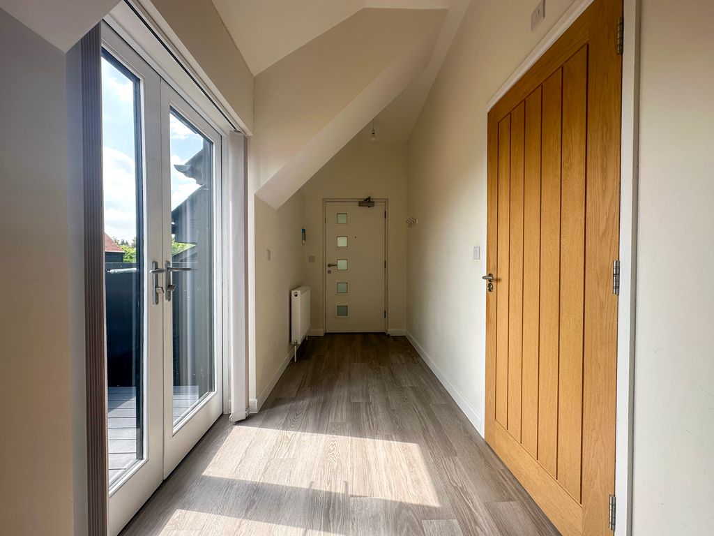 Property photo 3 of 18 Hallway