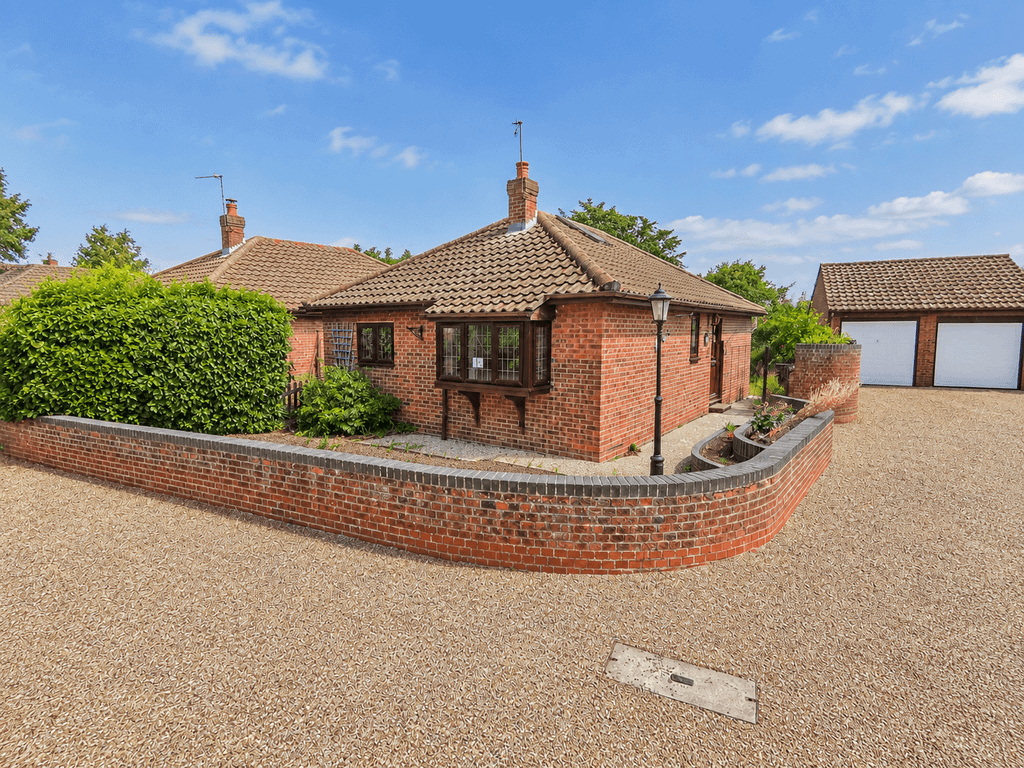 Property photo 1 of 11 2 Bedroom Bungalow For Sale